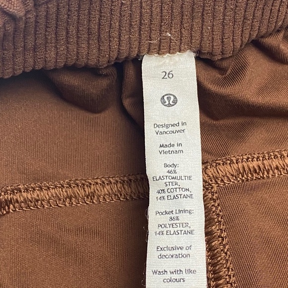 LULULEMON Light Cargo Pocket High-Rise Pant in Roasted Brown Size 26 - Picture 5 of 7